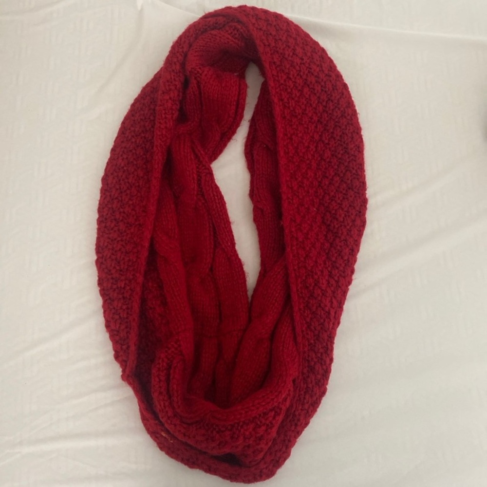 Red infinity scarf
